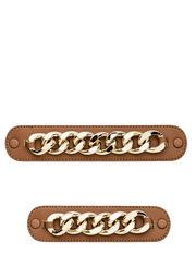 Frontalansicht auf neutralem Hintergrund des Produktes Gold Chain in der Farbe Cognac