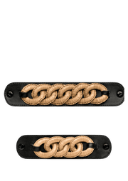 Frontalansicht auf neutralem Hintergrund des Produktes Raffia Chain in der Farbe Black