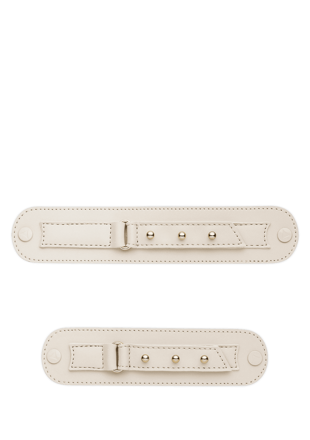 Frontalansicht auf neutralem Hintergrund des Produktes Pin Stud in der Farbe Crema