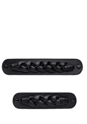 Frontalansicht auf neutralem Hintergrund des Produktes Braided in der Farbe Black