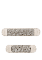 Frontalansicht auf neutralem Hintergrund des Produktes Braided Glitter in der Farbe Crema