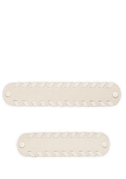 Frontalansicht auf neutralem Hintergrund des Produktes Stitching in der Farbe Crema