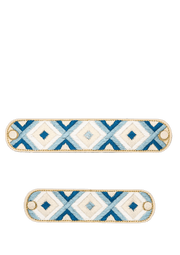 Frontalansicht auf neutralem Hintergrund des Produktes Woven Summer in der Farbe Blue