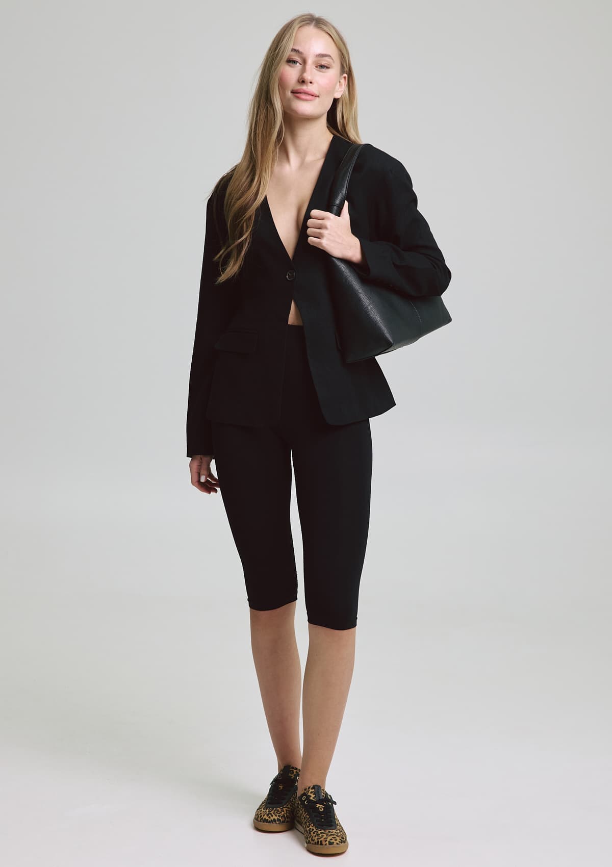 Daily Fit - Black-Leo