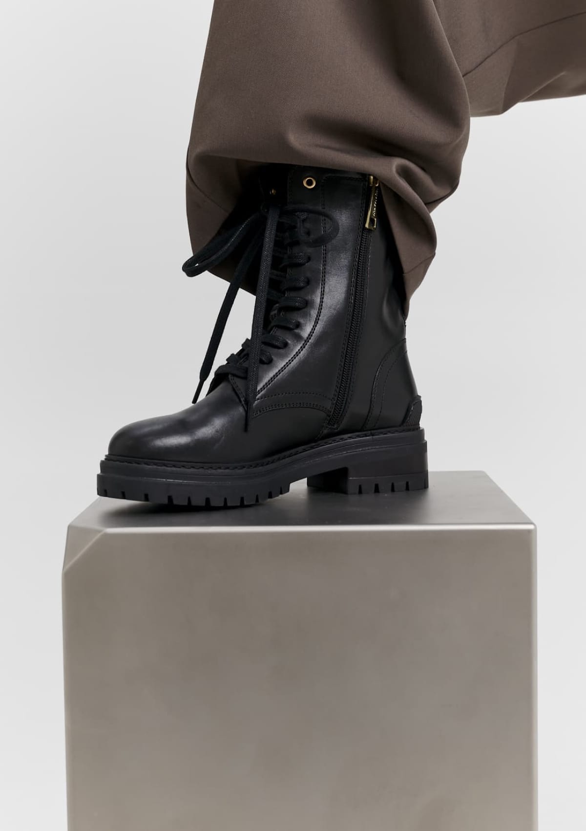 Signature Boot - Black