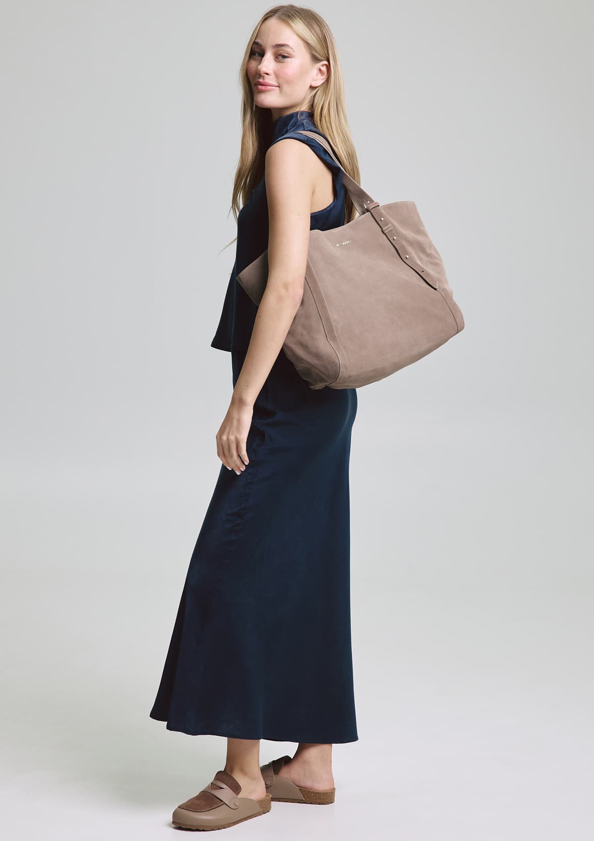 Pretty Wonder Suede - Mocha