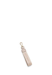 Frontalansicht auf neutralem Hintergrund des Produktes Signature Keyholder in der Farbe Nude
