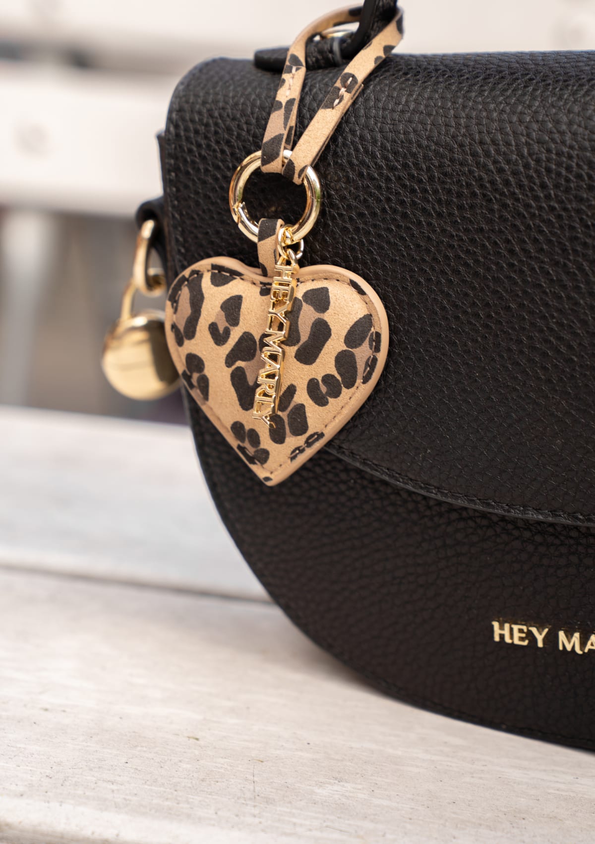 Heart Charm - Leo Sand