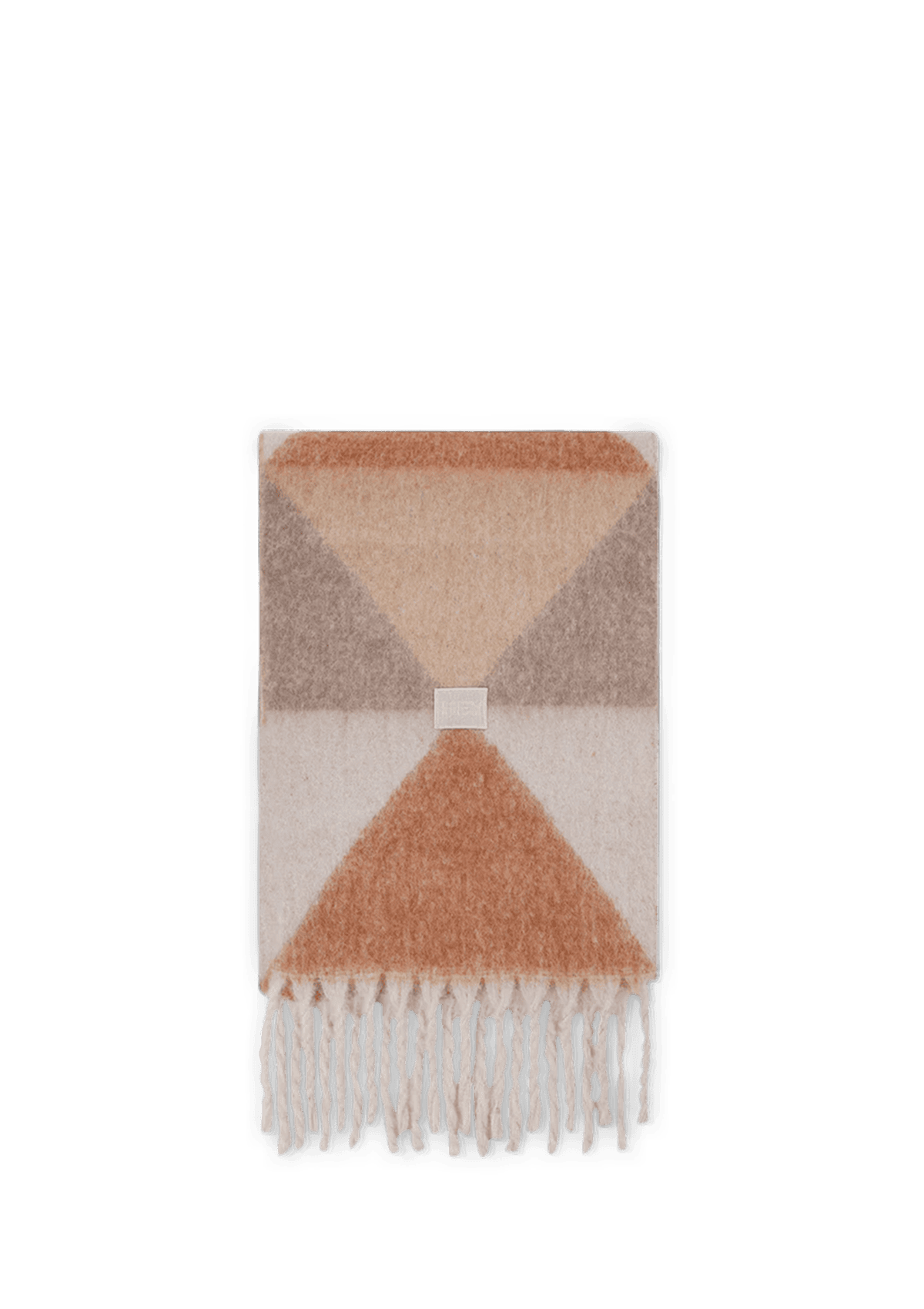 Frontalansicht auf neutralem Hintergrund des Produktes Cozy Scarf in der Farbe Crema