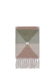 Frontalansicht auf neutralem Hintergrund des Produktes Cozy Scarf in der Farbe Green