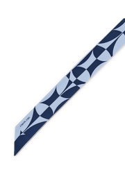 Frontalansicht auf neutralem Hintergrund des Produktes Silky Ribbon Logo Print in der Farbe Blue/Dark Blue